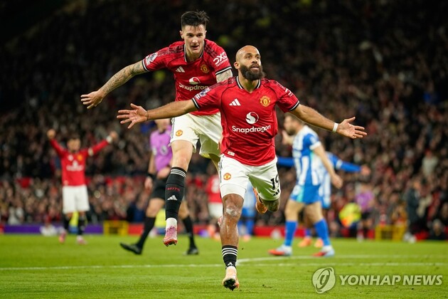 맨유, 음뵈모 멀티골 앞세워 브라이턴 4-2 완파